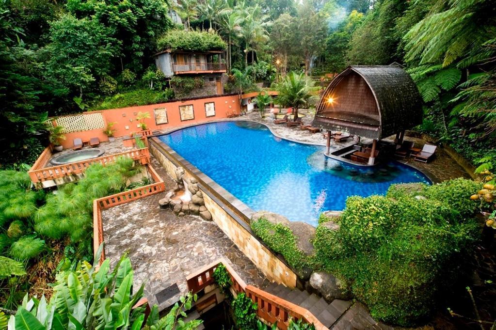 Sangria Resort And Spa Lembang Esterno foto